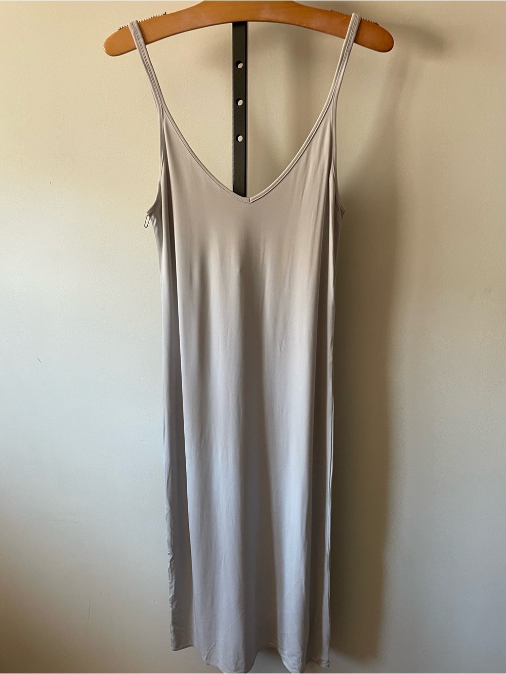 NEW Wilfred Free Gitte Midi Dress Bodycon Vneck Grey Stretch Rayon Large